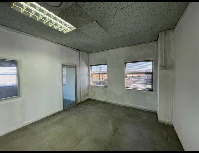 BUSINESS PROPERTY TO RENT IN MIDSTREAM ESTATE